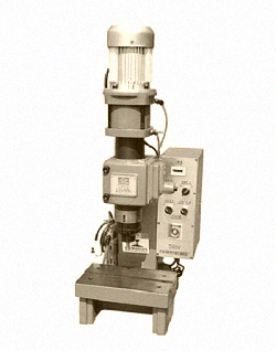 氣壓鉚接機在使用時要注意哪些事項？