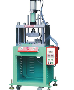 清理氣壓鉚接機(jī)過(guò)程中有哪些要注意？