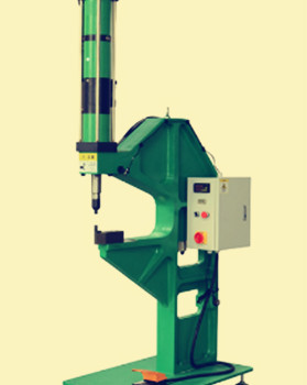 鉚接機的模具為什么容易斷裂？